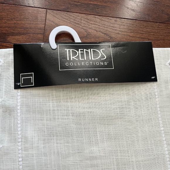 NWT Easter Table Runner - Picture 3 of 6